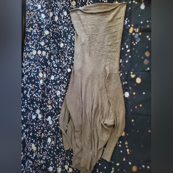 Ruby moon xsm tan turtle neck slimming sweater - Picture 3 of 5